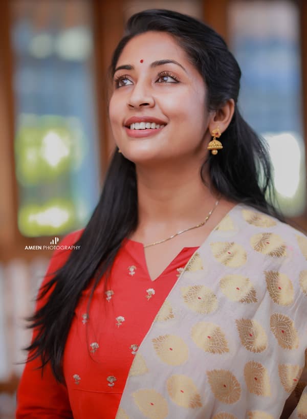 സ്ത്രീശക്തിയുടെ തീയായ് ഒരുത്തി...