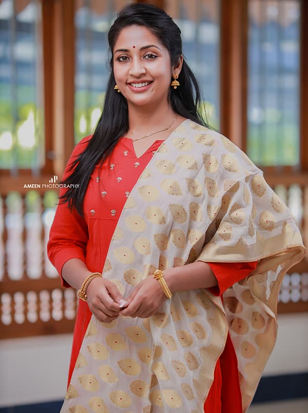 സ്ത്രീശക്തിയുടെ തീയായ് ഒരുത്തി...