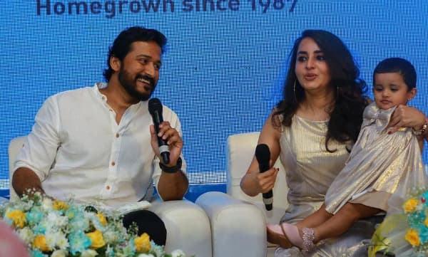 മകൾ ഗൗരിക്കും ഭർത്താവ് അരുണിനുമൊപ്പം പൊതുപരിപാടിയില്‍ പങ്കെടുത്ത് ഭാമ; ചിത്രങ്ങള്‍ വൈറല്‍