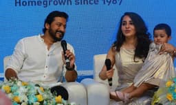 മകൾ ഗൗരിക്കും ഭർത്താവ് അരുണിനുമൊപ്പം പൊതുപരിപാടിയില്‍ പങ്കെടുത്ത് ഭാമ; ചിത്രങ്ങള്‍ വൈറല്‍