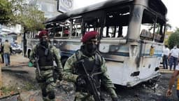 ലങ്കയിൽ പ്രക്ഷോഭം കനക്കുന്നു; തെരുവിലിറങ്ങി ജനം; പൊലീസും പ്രതിഷേധക്കാരും ഏറ്റുമുട്ടി