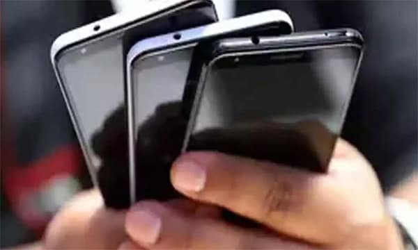 ഇന്ത്യയിലെ സ്മാര്‍ട് ഫോണ്‍ കയറ്റുമതിയില്‍ വന്‍ മുന്നേറ്റം 