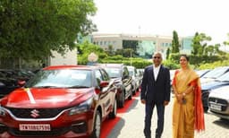 കമ്പനിയുടെ ലാഭം കൂടി; ജീവനക്കാര്‍ക്ക് 100 കാറുകള്‍ സമ്മാനം നല്‍കി ഐടി കമ്പനി