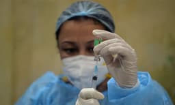 കോവിഡ്: നിര്‍ബന്ധിത വാക്‌സിനേഷന്‍ പാടില്ലെന്ന് സുപ്രീം കോടതി