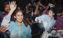 ആരാധകർക്കൊപ്പം സിനിമ കാണാൻ തിയേറ്ററിലെത്തി നയൻതാരയും വിഘ്‌നേഷും 