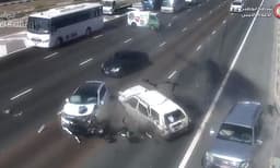 തിരക്കേറിയ ഹൈവേയില്‍ വാഹനം നിര്‍ത്തിയിട്ടു; അപകടം ദൃശ്യങ്ങള്‍ പുറത്തുവിട്ട് പോലീസ്