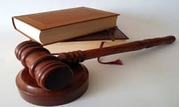 ഏഴാംക്ലാസുകാരിയെ പീഡിപ്പിച്ച് ഗര്‍ഭിണിയാക്കിയ അച്ഛന് 106 വര്‍ഷം കഠിന തടവ് വിധിച്ച് കോടതി