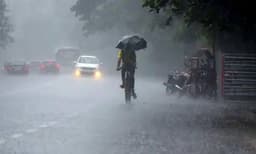 Extremely heavy rainfall warning in 5 districts of Kerala 