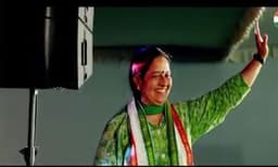 സിക്‌സറും അടിച്ചില്ല, സെഞ്ച്വറീം ഒത്തില്ല, പകരം കുറ്റി തെറിച്ചു