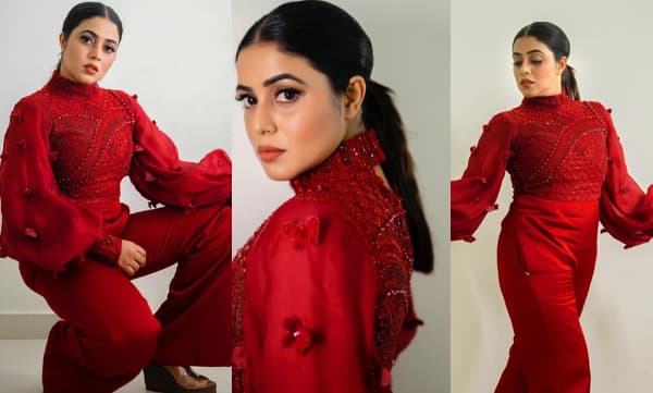 Shamna Kasim in red outfit (Image Source: Instagram)