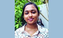 കൊമേഴ്‌സ് മാത്സില്‍ സ്‌മൃതിക്കു സമ്പൂര്‍ണവിജയം