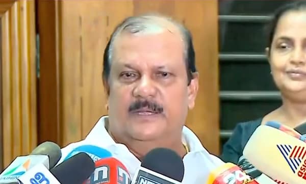 എക്‌സാലോജിക്ക്‌ പണം കടത്താനുള്ള മാര്‍ഗം; പിന്നില്‍ ഫാരിസ്‌ അബൂബക്കര്‍: പി.സി. ജോര്‍ജ്‌