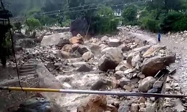 Amarnath Cloudburst Updates : 16 Killed, Foot Yatra Suspended As Over 40 Still Missing; BSF Intensifies Rescue Ops