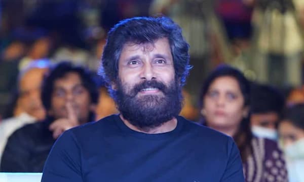 ആശങ്കകള്‍ ഒഴിഞ്ഞു, പൂര്‍ണ ആരോഗ്യവാനായി വിക്രം ‘കോബ്ര’ മ്യൂസിക് ലോഞ്ച് ചടങ്ങില്‍ എത്തി