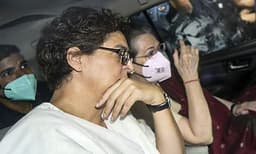 സോണിയ ഗാന്ധിയെ ഇ.ഡി ചോദ്യം ചെയ്യുന്നു; പ്രതിഷേധിച്ച കോണ്‍ഗ്രസ് പ്രവര്‍ത്തകര്‍ കസ്റ്റഡിയില്‍