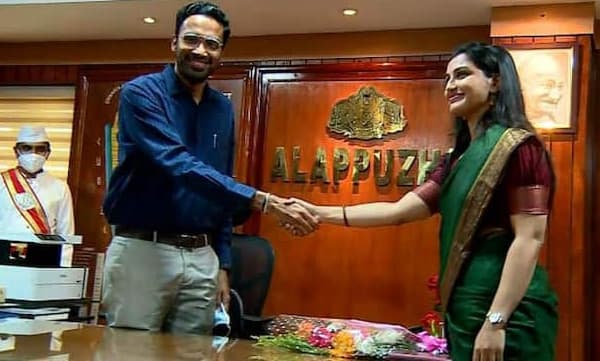 ശ്രീറാം വെങ്കിട്ടരാമന്‍ ആലപ്പുഴ കളക്ടറായി ചുമതലയേറ്റു; പ്രതിഷേധവുമായി യൂത്ത് കോണ്‍ഗ്രസ്‌
