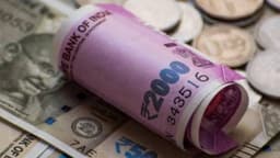 Rupee dives to record low against US dollar today