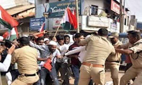 പിഎഫ്‌ഐ കേന്ദ്രങ്ങളില്‍ വീണ്ടും റെയ്ഡ്; 200 ഓളം പേര്‍ കസ്റ്റഡിയില്‍; കോട്ടയത്ത് 4 പേര്‍ അറസ്റ്റില്‍