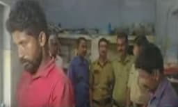 പാലക്കാട് മാവിന്‍തോട്ടത്തില്‍ സ്പിരിറ്റ് കുഴിച്ചിട്ട കേസില്‍ സിപിഎം ബ്രാഞ്ച് സെക്രട്ടറി അറസ്റ്റില്‍