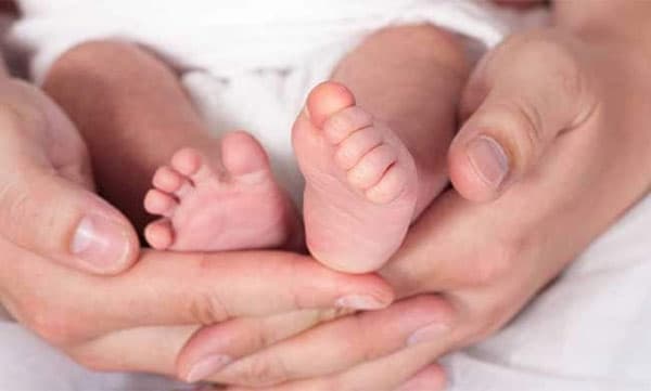 നവജാത ശിശുക്കള്‍ക്ക് ജനന സര്‍ട്ടിഫിക്കറ്റിനൊപ്പം ആധാര്‍ കാര്‍ഡും; പദ്ധതി ഉടന്‍ 