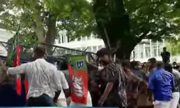 യുവമോര്‍ച്ച മാര്‍ച്ചില്‍ സംഘര്‍ഷം; ജലപീരങ്കി, കണ്ണീര്‍വാതകം, ലാത്തിച്ചാര്‍ജ് ; പോലീസ് നടപടി നികൃഷ്ടമെന്ന് കെ.സുരേന്ദ്രന്‍