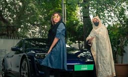 അവര്‍ക്ക് ഇലക്ട്രിക് വഴി, പോര്‍ഷെ ടൈകാന്‍ സ്വന്തമാക്കി എആര്‍ റഹ്മാന്റെ പുത്രിമാര്‍
