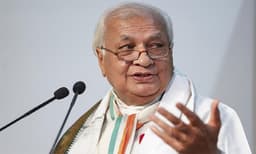 ചാന്‍സലറെ മാറ്റാനുള്ള ബില്‍; ഗവര്‍ണര്‍ നിയമോപദേശം തേടി