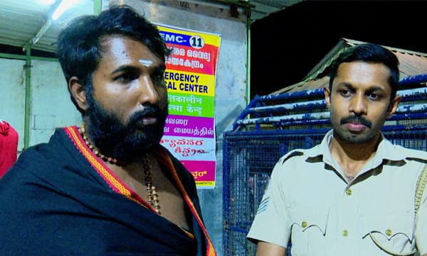 അയ്യനെ കാണാന്‍ കാല്‍നടയായി ഗുജറാത്തില്‍നിന്ന് സച്ചിനെത്തി