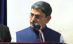 
തമിഴ്‌നാട് നിയമസഭയില്‍ നാടകീയ രംഗങ്ങള്‍; നയപ്രഖ്യാപന പ്രസംഗത്തിനിടെ ഗവര്‍ണര്‍ ഇറങ്ങിപ്പോയി