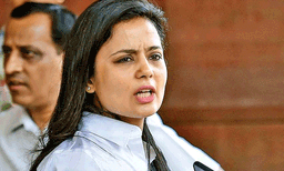 പ്രധാനമന്ത്രിയെ പരിഹസിച്ച് തൃണമൂല്‍ എം.പി. ; വഴിയോര തട്ടുകടയില്‍ ചായക്കടക്കാരിയായി അഭിനയിച്ച് മഹുവാ മോയ്ത്ര