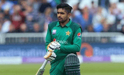 ചാറ്റ് തുടര്‍ന്നാല്‍ കാമുകനെ ടീമിലെടുക്കാം ; പാകിസ്ഥാന്‍ ക്രിക്കറ്റ് ടീം നായകന്‍ വീണ്ടും ലൈംഗിക വിവാദത്തില്‍