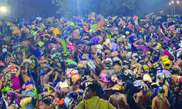 കറപിടിച്ചവയും ദ്രവിച്ചവയും എടുക്കില്ലെന്ന് ബാങ്ക് ; ശബരിമല കാണിക്കയില്‍ കേടായ നോട്ടുകള്‍ മാത്രം ലക്ഷങ്ങളുടേത്