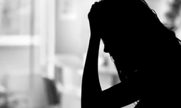 വീടിനടുത്ത് ലഹരിവില്‍പ്പനയെക്കുറിച്ച് രഹസ്യവിവരം നല്‍കി ; പരാതിക്കാരിയുടെ പേര് മാഫിയയ്ക്ക് നല്‍കി പോലീസിന്റെ സഹായം; പെണ്‍കുട്ടിയ്ക്ക് മര്‍ദ്ദനവും ഭീഷണിയും 