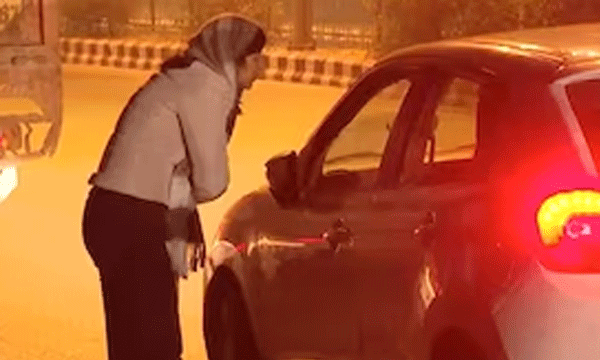 ‘നീ വീണ്ടും വന്നോ? എന്നെ എവിടെ ഇറക്കിവിടും?’ ; സ്വാതി മലിവാലിന് നേരെ നടന്ന ആക്രമണ ദൃശ്യം പുറത്ത്...!!