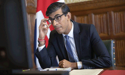 വീഡിയോ ചിത്രീകരണത്തിനിടെ കാര്‍ സീറ്റ് ബെല്‍റ്റ് നീക്കം ചെയ്ത സംഭവം; ക്ഷമാപണം നടത്തി ബ്രിട്ടീഷ് പ്രധാനമന്ത്രി 