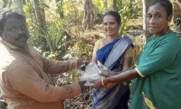 മാലിന്യത്തില്‍ നിന്നും കിട്ടിയത് 50,000 രൂപ ; ഉടമയെ കണ്ട് തിരിച്ചുകൊടുത്ത് ഹരിത കര്‍മ്മ സേനാംഗങ്ങള്‍...!!