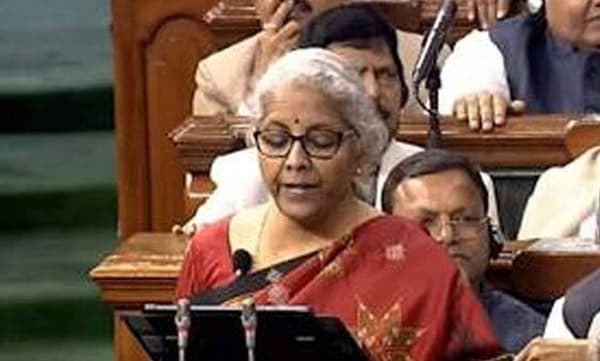 'ഓള്‍ഡ് പൊല്യൂട്ടിംഗ് വെഹിക്കിള്‍' സോറി പൊല്യൂട്ടഡ് വെഹിക്കിൾ...  സഭയില്‍ ചിരി ഉണര്‍ത്തി ധനമന്ത്രിയുടെ നാക്കുപിഴ