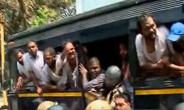
യൂത്ത് കോണ്‍ഗ്രസ് മാര്‍ച്ച്; കൊച്ചിയിലും പത്തനംതിട്ടയിലും സംഘര്‍ഷം, പ്രവര്‍ത്തകരെ അറസ്റ്റു ചെയ്തുനീക്കി
