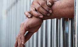 തുക കെട്ടിവെയ്ക്കാനില്ല, ജാമ്യം കിട്ടിയിട്ടും പുറത്തിറങ്ങാന്‍ കഴിയാതെ 500 ല്‍ പരം തടവുകാര്‍; ''ഓപ്പറേഷന്‍ ആഗി''ല്‍ പിടികൂടിയ 2507 ഗുണ്ടകള്‍ കൂടി വന്നതോടെ ജയിലുകള്‍ നിറഞ്ഞു 