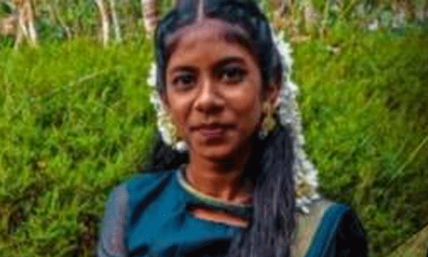 റിയ മാതാപിതാക്കള്‍ക്ക് എട്ടുവര്‍ഷം കാത്തിരുന്നു കിട്ടിയ മകള്‍ ; എട്ടാം ക്ലാസ്സുകാരിയുടെ സ്‌കൂള്‍ നൂറുമേനിയുള്ള മികച്ച സര്‍ക്കാര്‍ വിദ്യാലയം