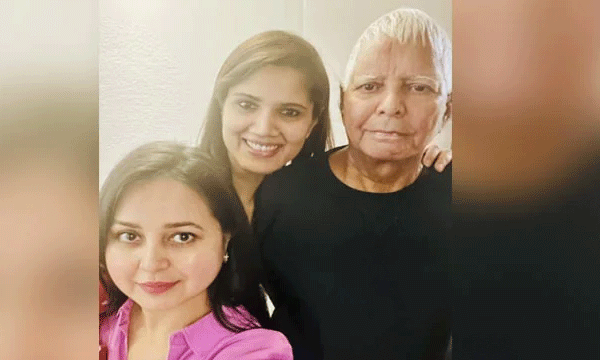 'എന്റെ പപ്പയെ സൂരക്ഷിതമായി നോക്കുക' ; ലാലുപ്രസാദ് യാദവിന് മകള്‍ കിഡ്‌നി നല്‍കി; ശസ്ത്രക്രിയ കഴിഞ്ഞ് ഇന്ത്യയിലേക്ക്