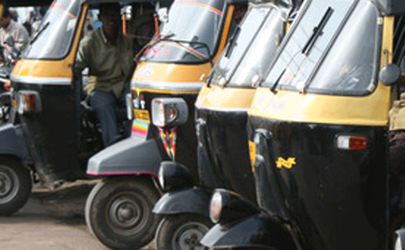 അതിദാരിദ്ര്യം നിര്‍മാര്‍ജനം ചെയ്യാന്‍ 'ഒപ്പം' പദ്ധതി ; റേഷന്‍ കടയില്‍ വരാന്‍ പറ്റാത്തവര്‍ക്ക് അരിയും ഗോതമ്പും വാങ്ങി ഓട്ടോ തൊഴിലാളികള്‍ വീട്ടില്‍ കൊണ്ടു തരും