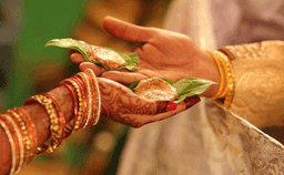 പെണ്‍കുട്ടികള്‍ക്ക് സിറ്റിപയ്യന്മാരെ മതി, മണ്ണിന്റെ മണമുള്ളവന്‍ വേണ്ട; ദൈവത്തോട് സങ്കടം പറഞ്ഞ് കര്‍ണാടകത്തിലെ 200 കര്‍ഷകയുവാക്കളുടെ 105 കി.മീ. പദയാത്ര 