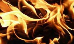 ജോലി തിരക്ക് മൂലം ഭര്‍ത്താവ് പ്രണയദിനത്തില്‍ ബീച്ചില്‍ കൊണ്ടുപോയില്ല; ഭാര്യ തീകൊളുത്തി ആത്മഹത്യയ്ക്ക് ശ്രമിച്ചു