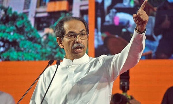 
ശിവസേനയുടെ പേരും ചിഹ്നവും; താക്കറെയുടെ ഹര്‍ജി പരിഗണിക്കുന്നത് സുപ്രീം കോടതി മാറ്റി