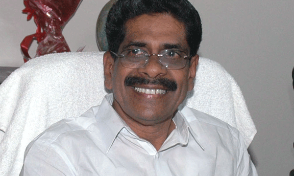 കോണ്‍ഗ്രസിന്റെ ദേശീയ പ്രവര്‍ത്തകസമിതിയിലേക്ക് മുല്ലപ്പള്ളി രാമചന്ദ്രന്റെ പേരും ; ഉമ്മന്‍ചാണ്ടിയും എ.കെ. ആന്റണിയും മാറി​യേക്കും