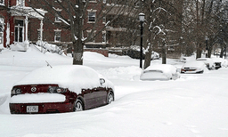 അമേരിക്കയില്‍ കനത്തമഞ്ഞും ഹിമക്കാറ്റും ; ആയിരക്കണക്കിന് വിമാനങ്ങള്‍ യാത്ര റദ്ദാക്കി ; 9 ലക്ഷം വീടുകളെ ബാധിച്ചു