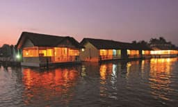 തീരദേശ നിയമ ലംഘനം ; കായല്‍ കയ്യേറി നിര്‍മിച്ച ആലപ്പുഴയിലെ റിസോര്‍ട്ട് പൊളിക്കാന്‍ ഉത്തരവ്