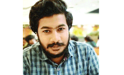 ഓഹരി വിപണിയില്‍ ഓണ്‍ലൈന്‍ ട്രേഡിങ്ങില്‍ നഷ്ടമായത് രണ്ടുകോടി രൂപ ; വായ്പ വാങ്ങിയും നിക്ഷേപിച്ചു, ഒടുവില്‍ കടം താങ്ങാനാകാതെ വീടിനുള്ളില്‍ കെട്ടിത്തൂങ്ങി