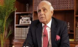 പ്രണയിക്കാന്‍ പ്രായം ഒരു തടസ്സമല്ല; 91-ാം വയസ്സില്‍ പ്രണയം: കാമുകിയെ പരിചയപ്പെടുത്തി പ്രമുഖ വ്യവസായി